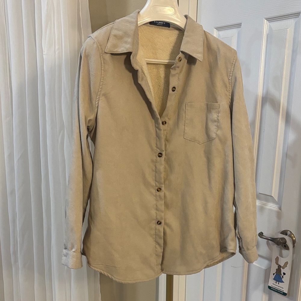 NEW Women's Beige Corduroy Lined in Fleece Button-Up Shirt Sz Medium